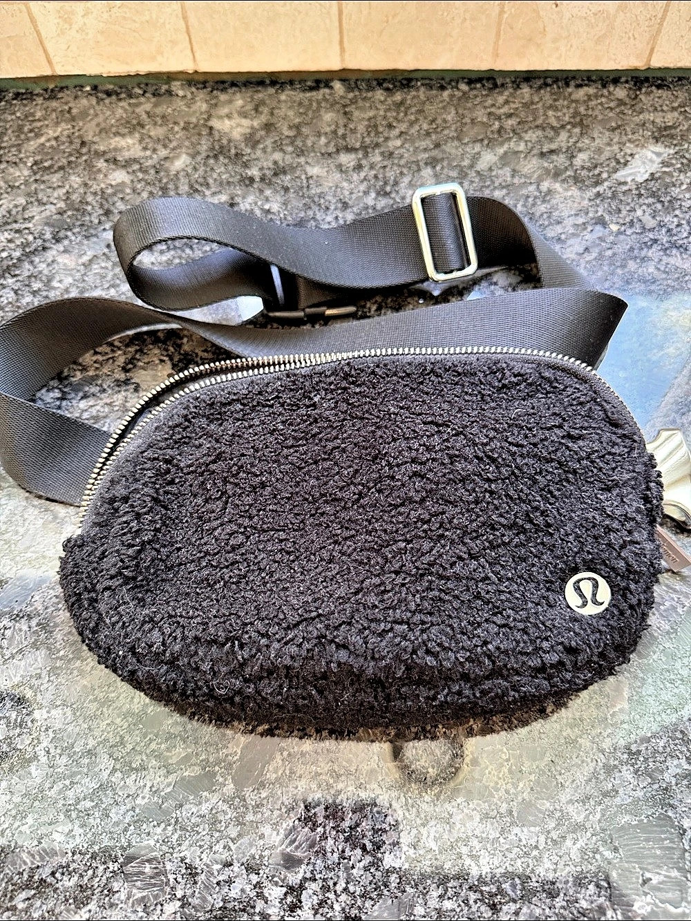 lululemon Everywhere Belt Bag Belt Bag Crossbody in Black